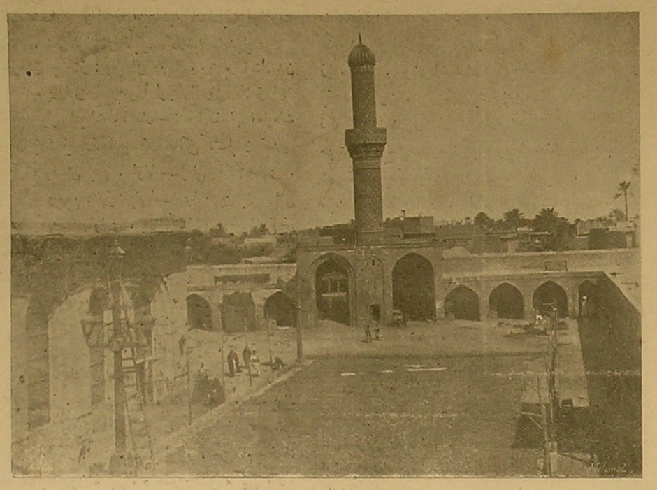 Hindistan'da Şeyh Abdülkâdir Câmii Ve Dergâhının Avlusu. Sene 1316/1900